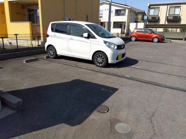  レオパレスヴィラージュ丸亀