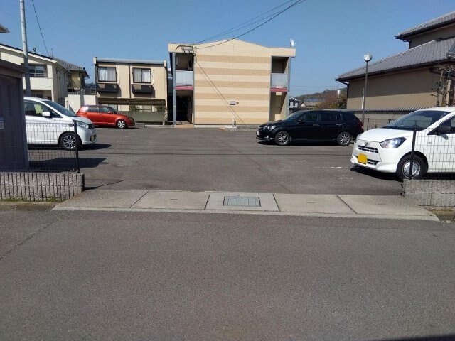  レオパレスヴィラージュ丸亀