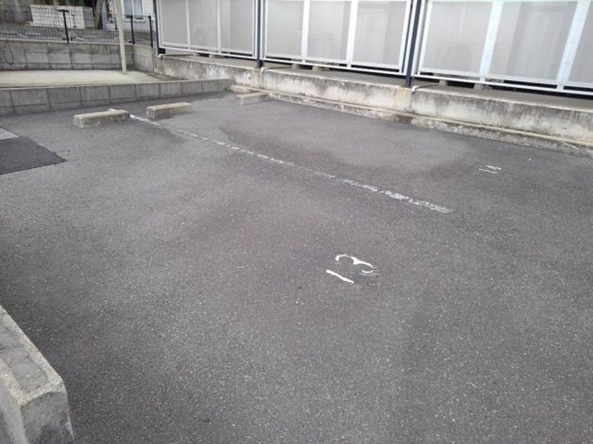  レオパレスエトワール　栗林