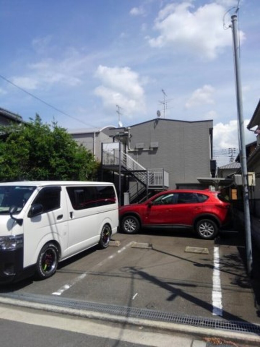  レオパレスパイナス松福