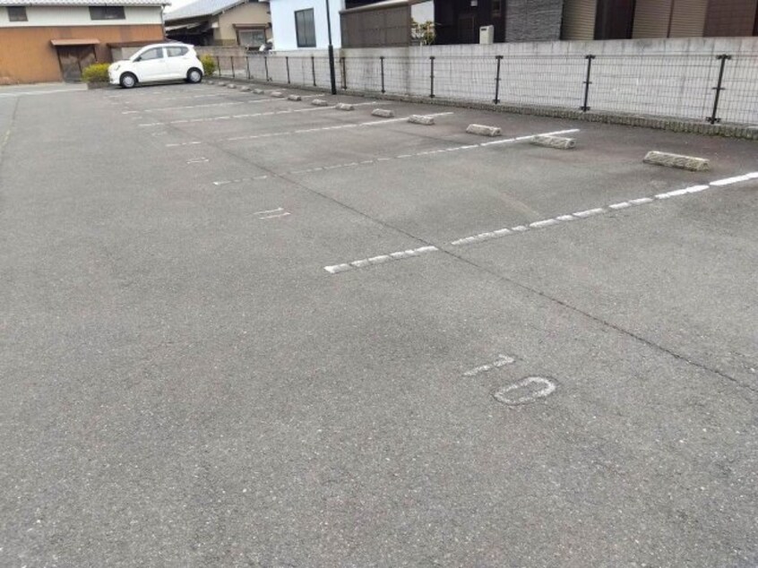  レオパレスブレッツァ　イースト