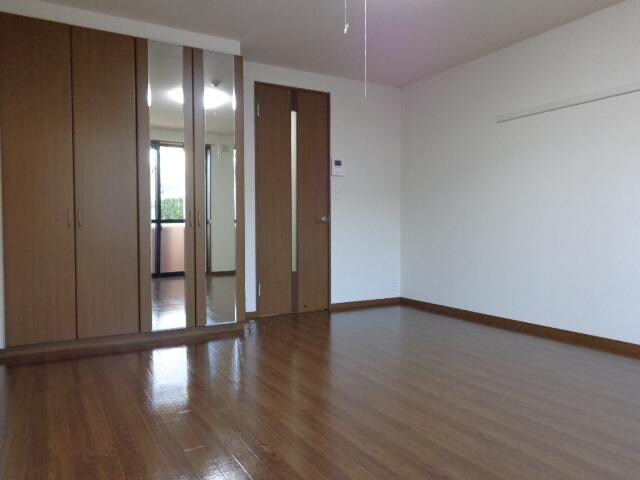 洋室 ヴァンルージュ