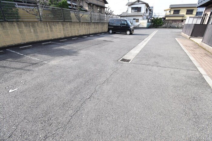  パインズコート新居　E棟