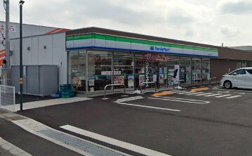 ファミリーマート 高松仏生山北店(コンビニ)まで366m ルーベル太田Ｂ