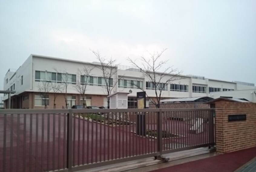 観音寺市立観音寺小学校まで1100m サンスクエア２１・Ｂ