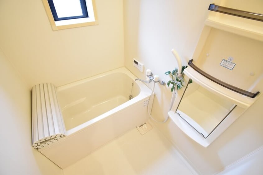  パインズコート新居　E棟