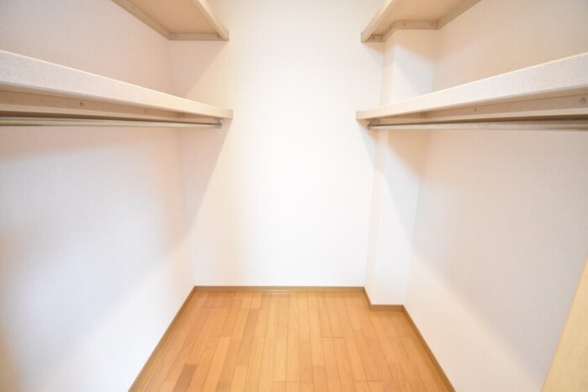  パインズコート新居　E棟