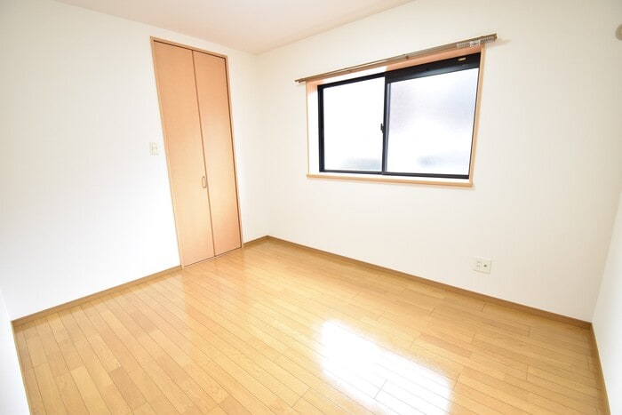  パインズコート新居　E棟