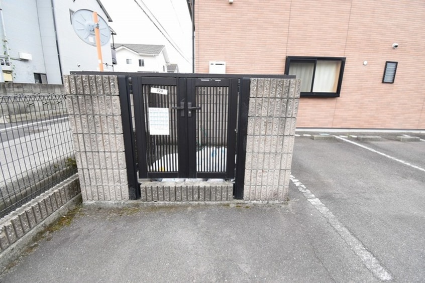  パインズコート新居　E棟