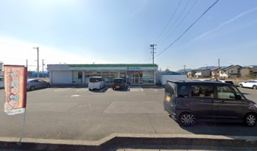 ファミリーマート 高松円座町店(コンビニ)まで539m コートMT  H館
