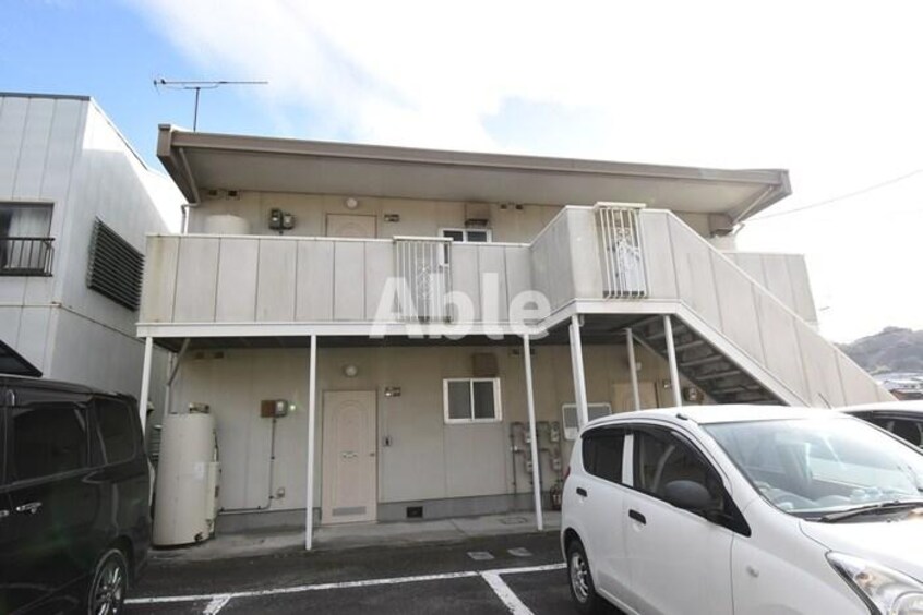  三宝ハイツ　B棟