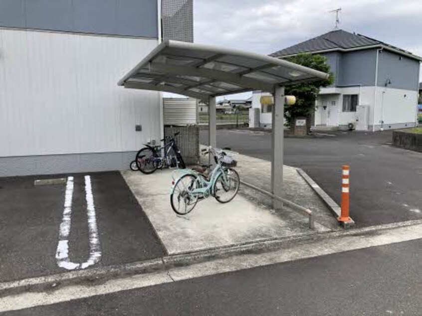  シャーメゾン西山崎　A棟