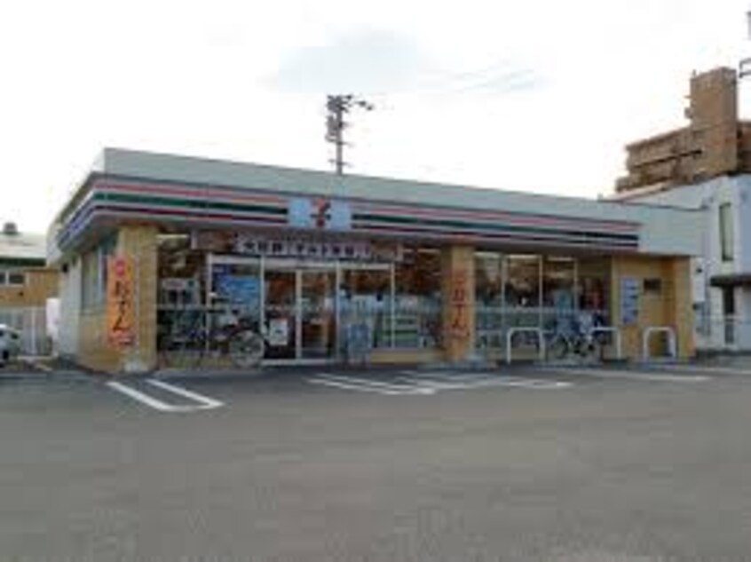 セブンイレブン 高松木太町店(コンビニ)まで207m メゾフォルテ松島