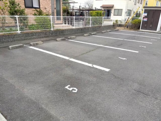  レオパレスキララ