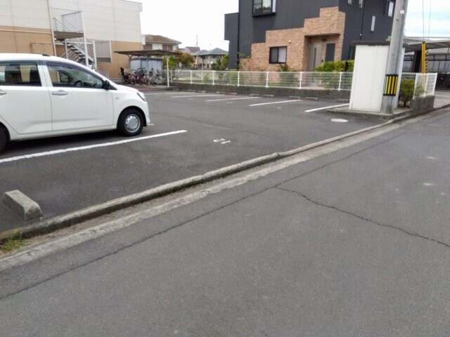  レオパレスキララ