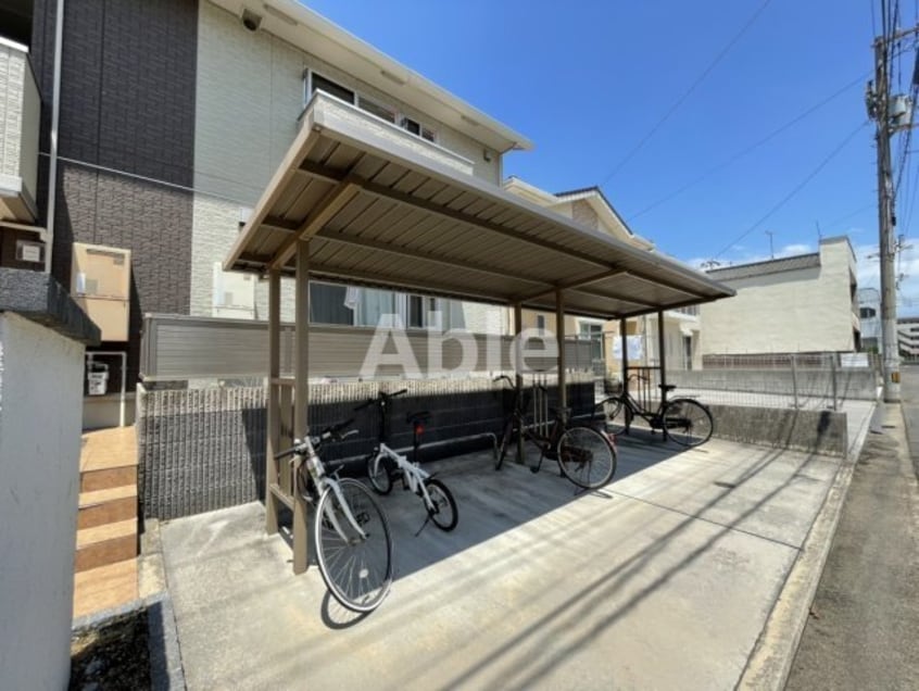 駐輪場 アヴァンサール　仁