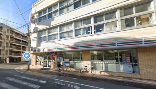 セブンイレブン 高松中央町店(コンビニ)まで217m Urban Vista 中央町