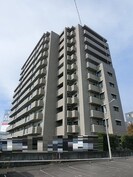 サーパス三条の外観