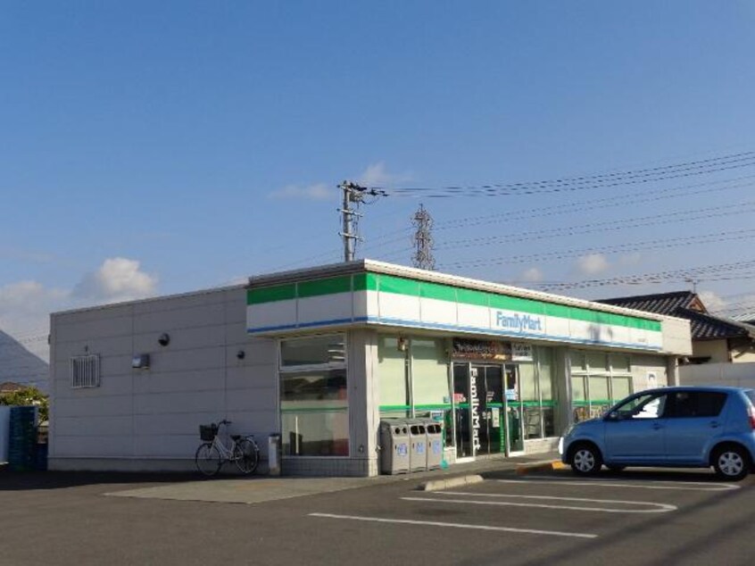 ファミリーマート丸亀山北町店まで699ｍ ハイツフレンド