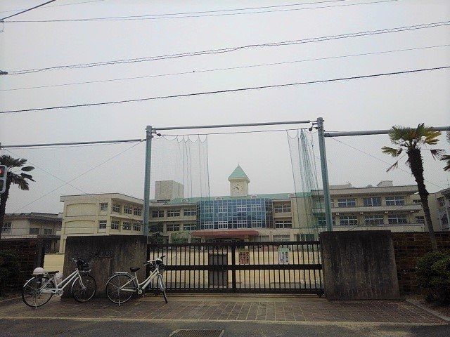 三豊市立詫間小学校まで1000m イリスセゾン　Ｃ