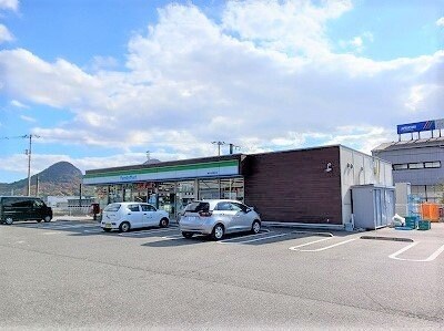 ファミリーマート国分店さんまで1700m カーサ　リアン