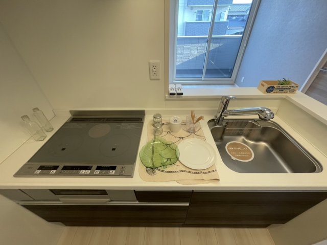  ユニヴェール　E棟