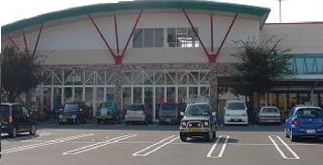 マルナカ仏生山店さんまで1100m ルーベル太田Ｅ
