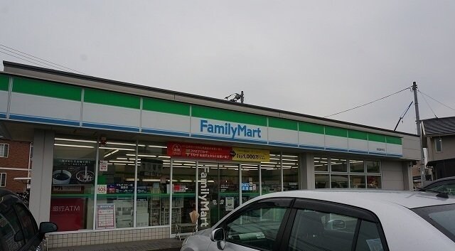 ファミリーマートさんまで150m リヴァード・プレッソⅡ