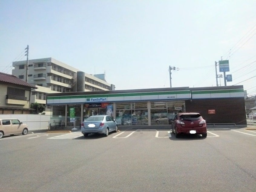 ファミリーマート丸亀土器町東店まで800m アクアマリンⅡ
