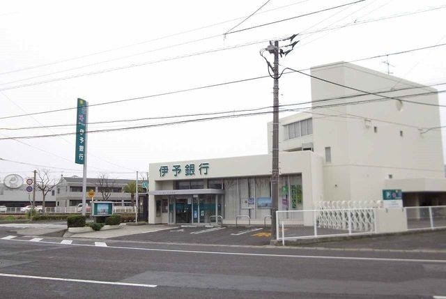 伊予銀行高松東支店さんまで300m アルカディア　ＮⅠ