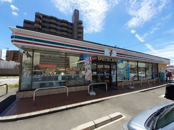 セブンイレブン木太中浜店さんまで350m デイ　ドリーム