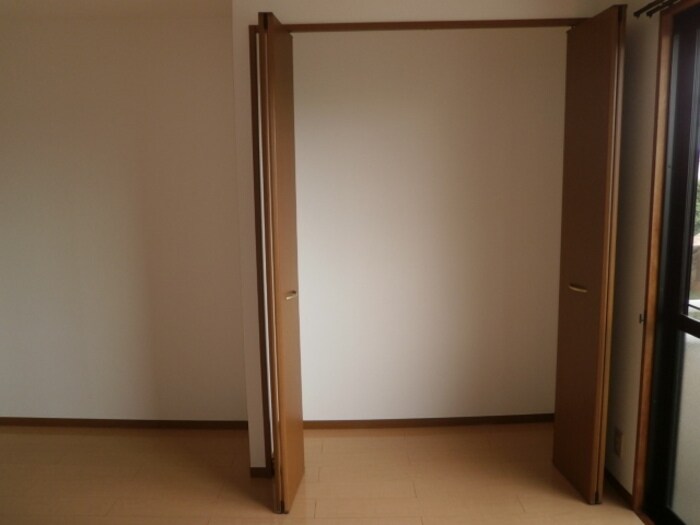  シャトル西春日 B棟