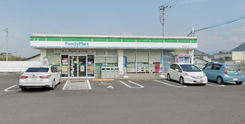 ファミリーマート 高松仏生山南店(コンビニ)まで989m サニープレイスⅢ
