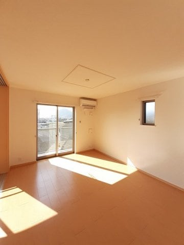  サンブリーゼ東山Ｅ
