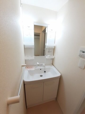  ディア　コート　中津