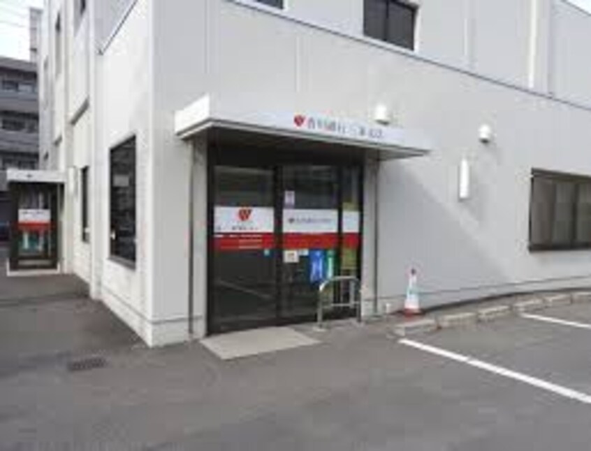 香川銀行三条支店(銀行)まで824m セジュールヤマ