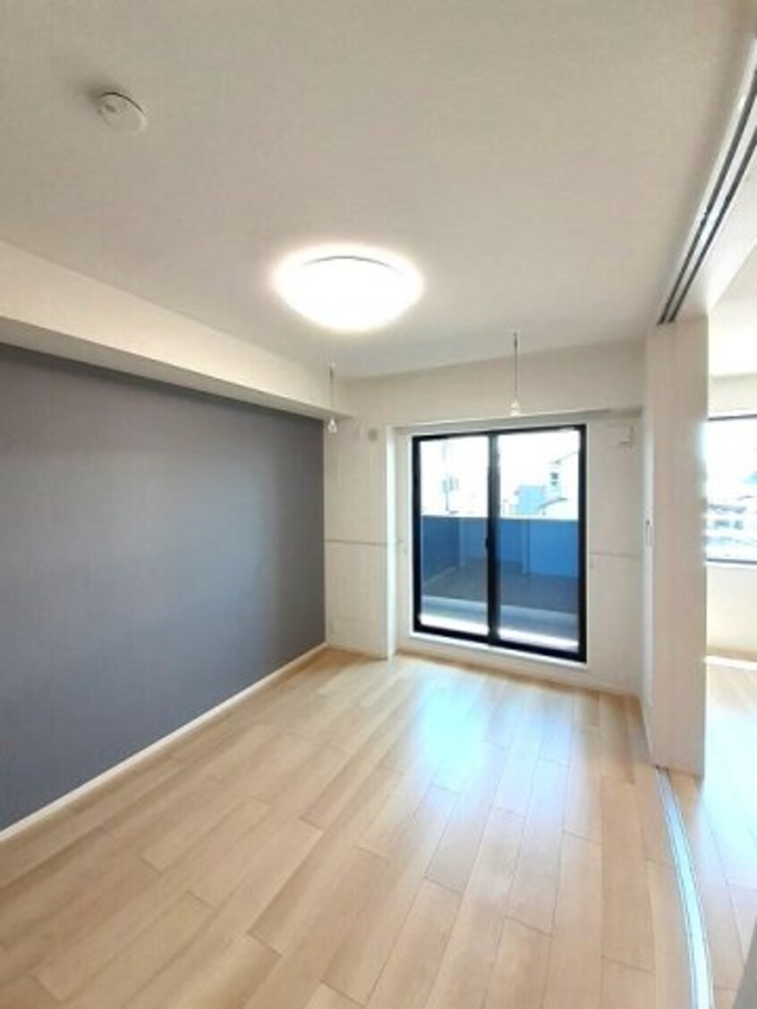  ニューマリッチ西岡