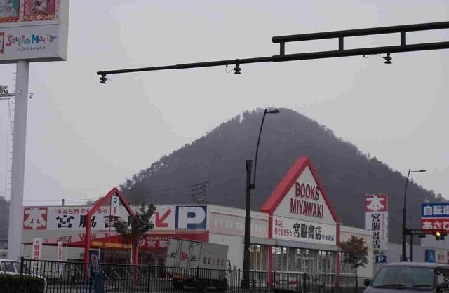 宮脇書店中央通り店さんまで800m エンジェル　Ｍ