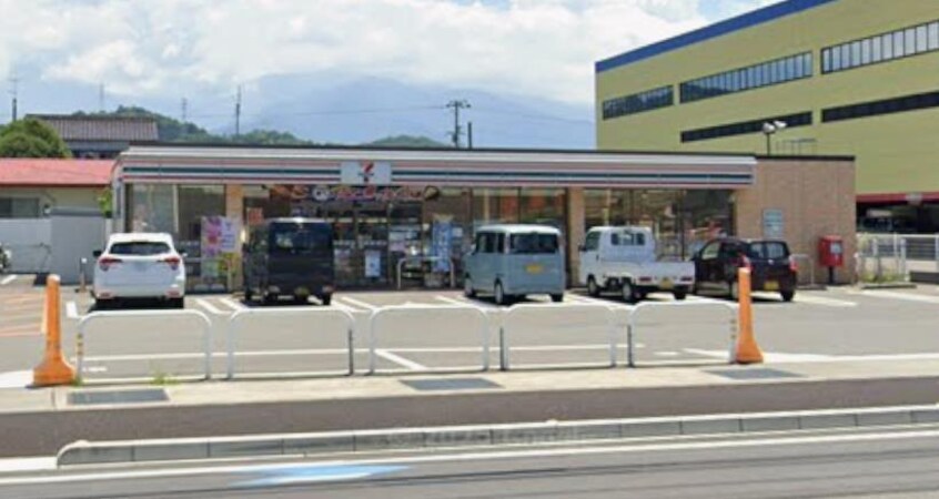 コンビニ(コンビニ)まで150m メゾントレビVII