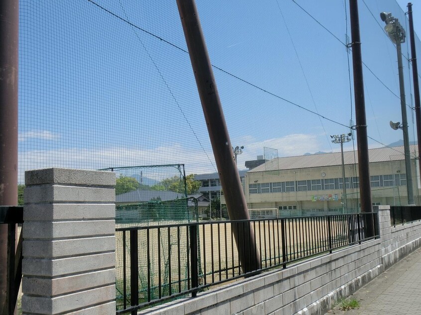 南中学校(中学校/中等教育学校)まで2715m クレセントハイム