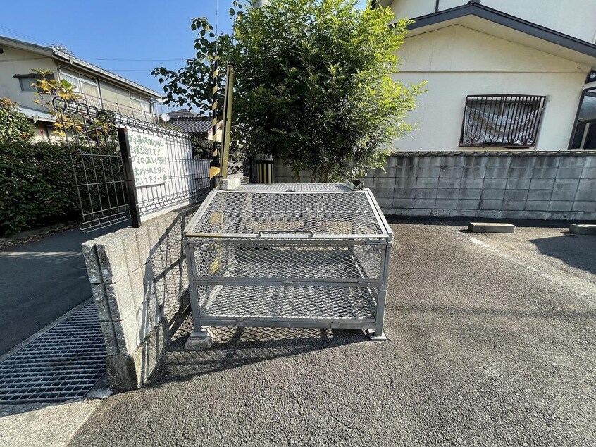ゴミボックス ツインパレス庄内