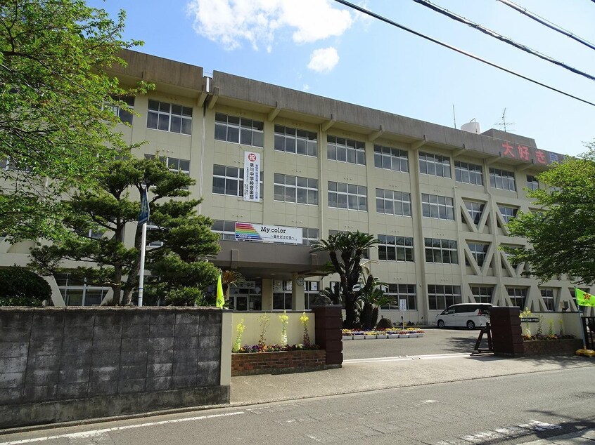 泉川中学校(中学校/中等教育学校)まで1500m 坂井町3丁目15-8貸家