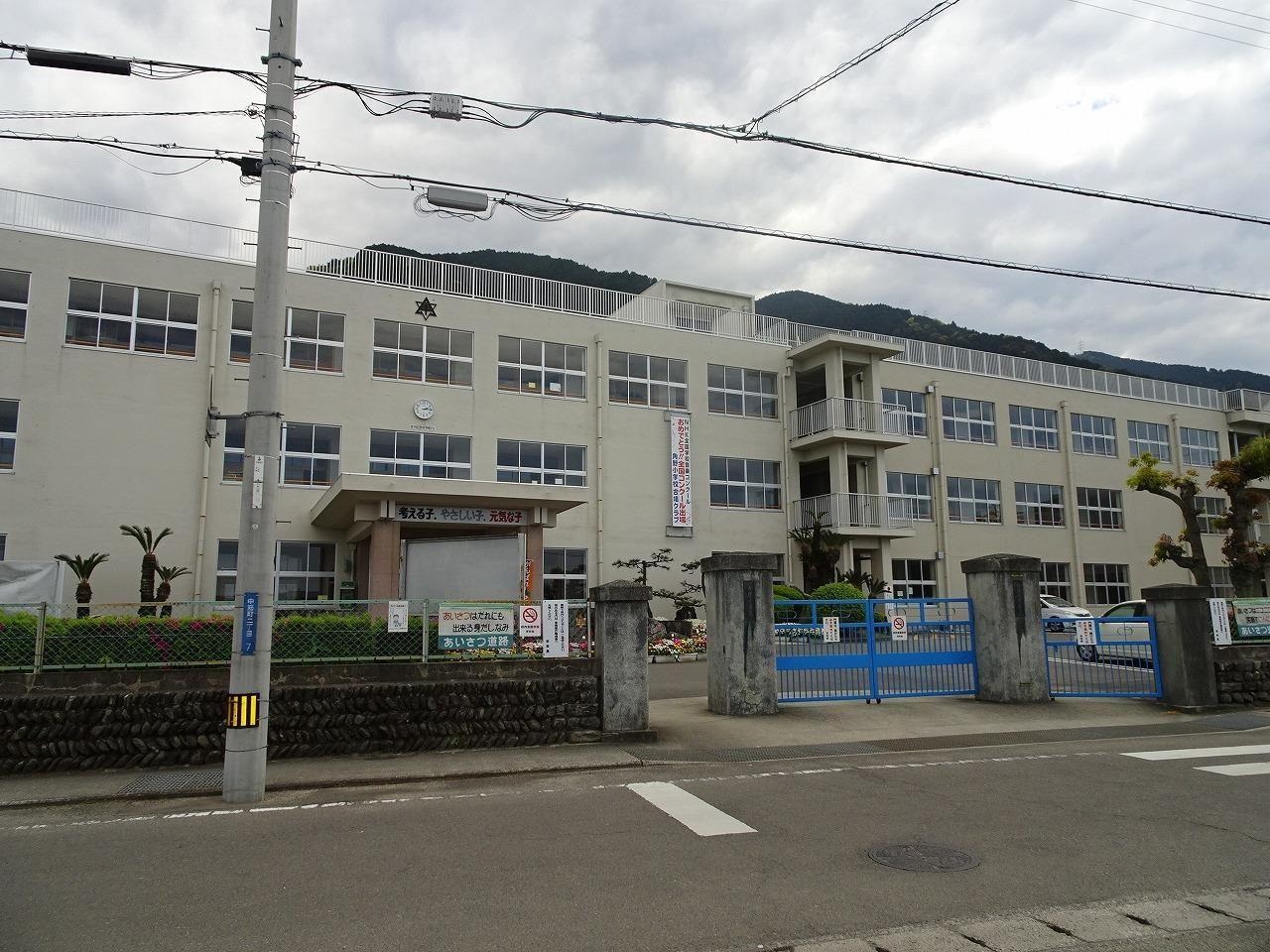 角野小学校(小学校)まで1470m 中村4丁目14-1貸家