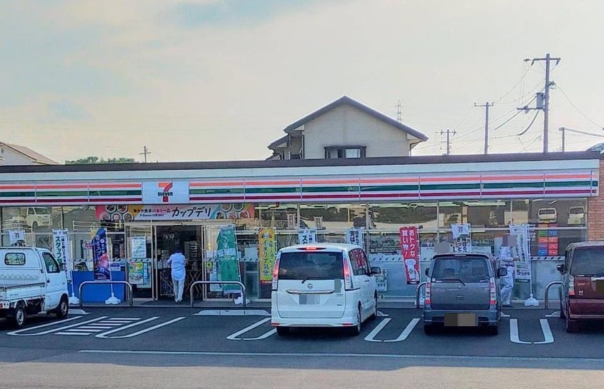 セブンイレブン新居浜上原１丁目店(コンビニ)まで350m パナハイツカワサキ