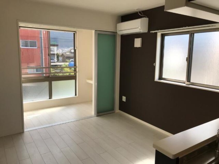 リビング 新居浜グランメゾン