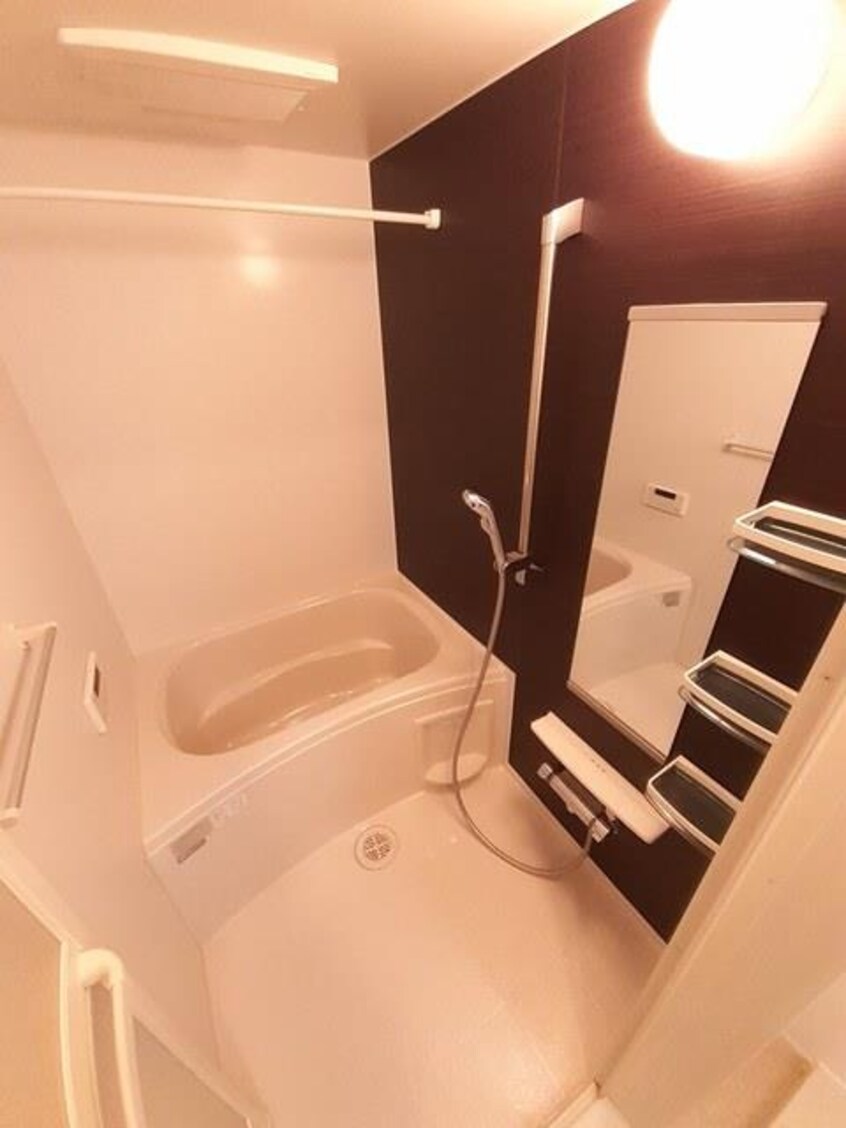  ル・ボヌール新居浜