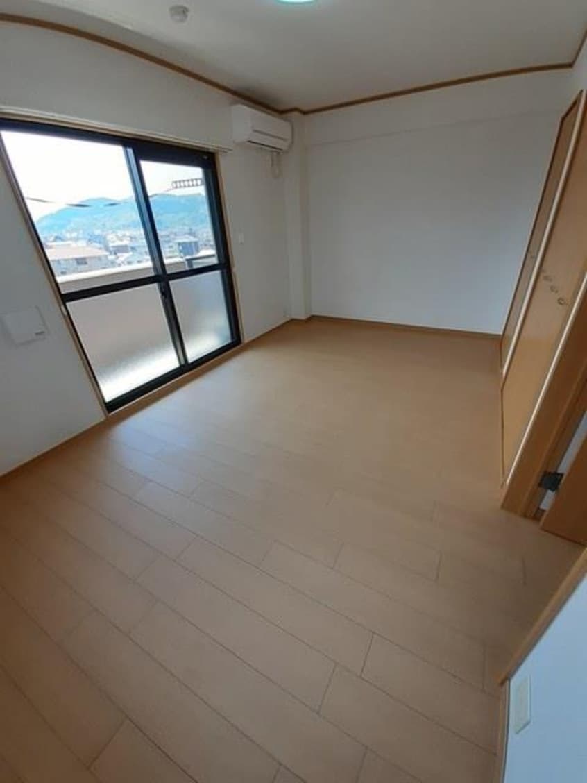  モンシェ　モア・II