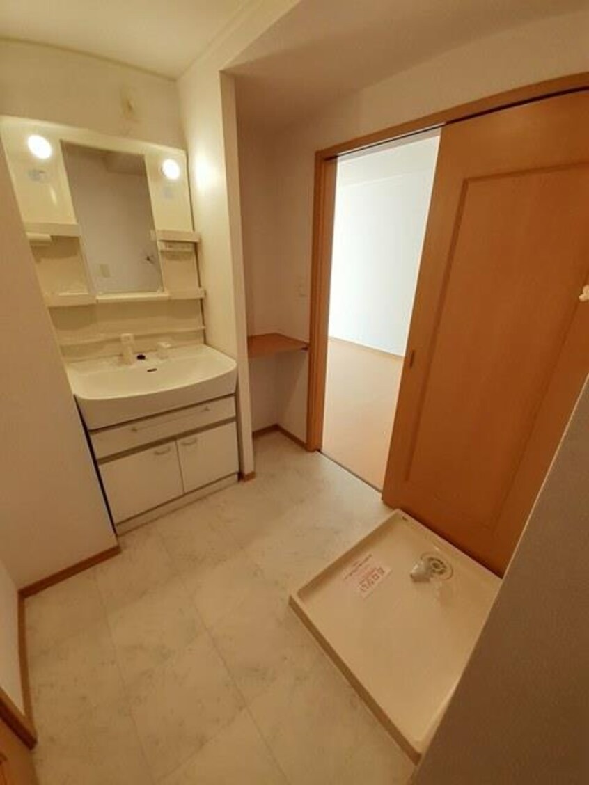  ラ・ジュネスデ東雲Ｂ