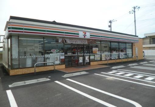 セブンイレブン新居浜上原1丁目店(コンビニ)まで650m 中村3丁目10-5貸家東号室