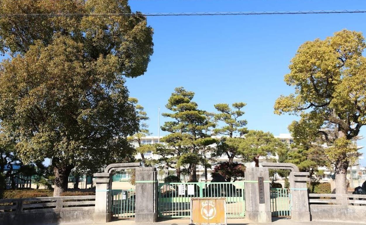 神拝小学校(小学校)まで900m エスポワール古川